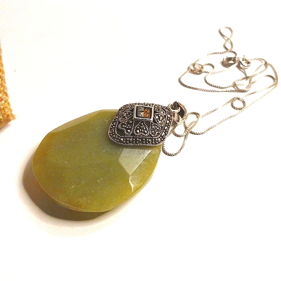 JADEITE  STERLING MARCASITE TEARDROP NECKLACE VINTAGE - Picture 8 of 8